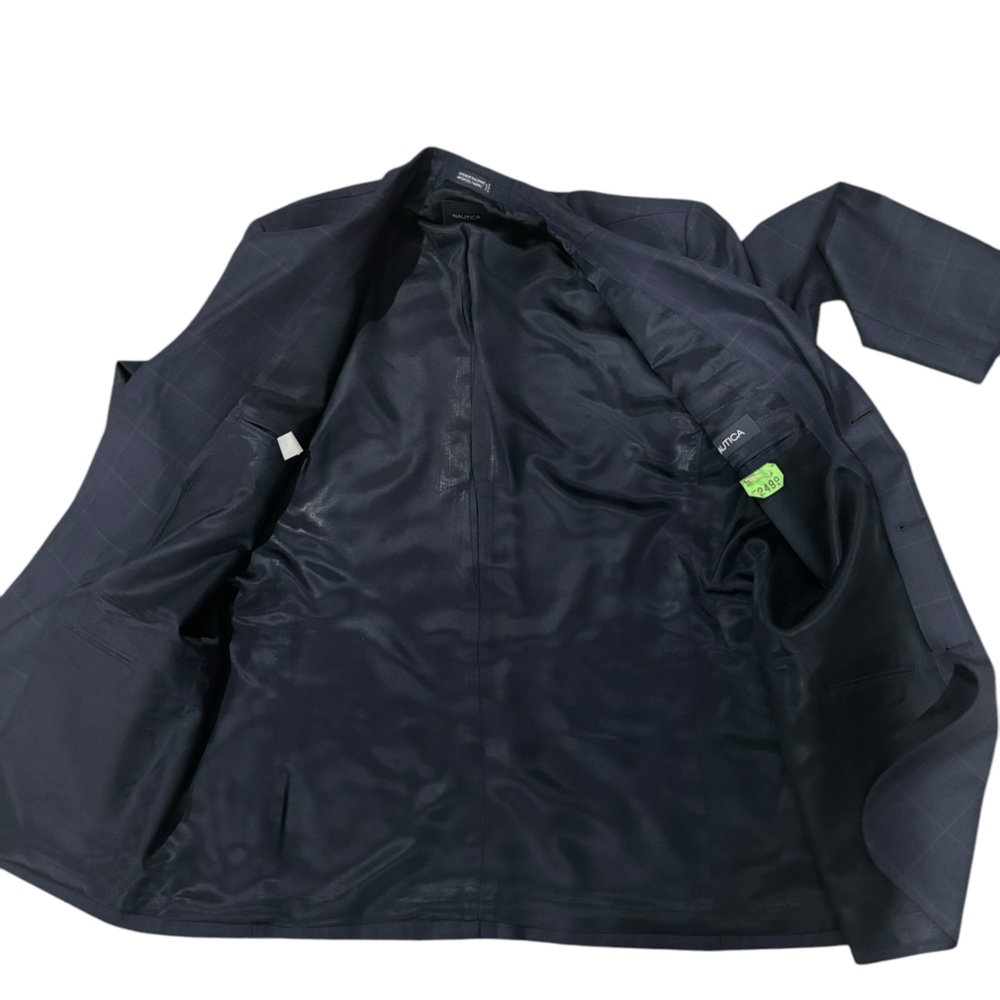 Nautica Men's Navy Blazer/Sports Coat-size 44L - Picture 3 of 8